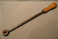 Cow Horn Trimming Iron   VT40